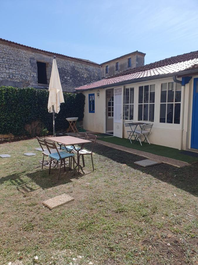 La Maison De Jeanne Lesparre-Médoc Exterior foto
